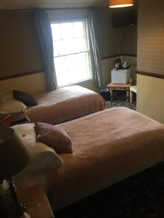 ウォルトン・オン・ザ・ネーズ Regency House Bed & Breakfast エクステリア 写真