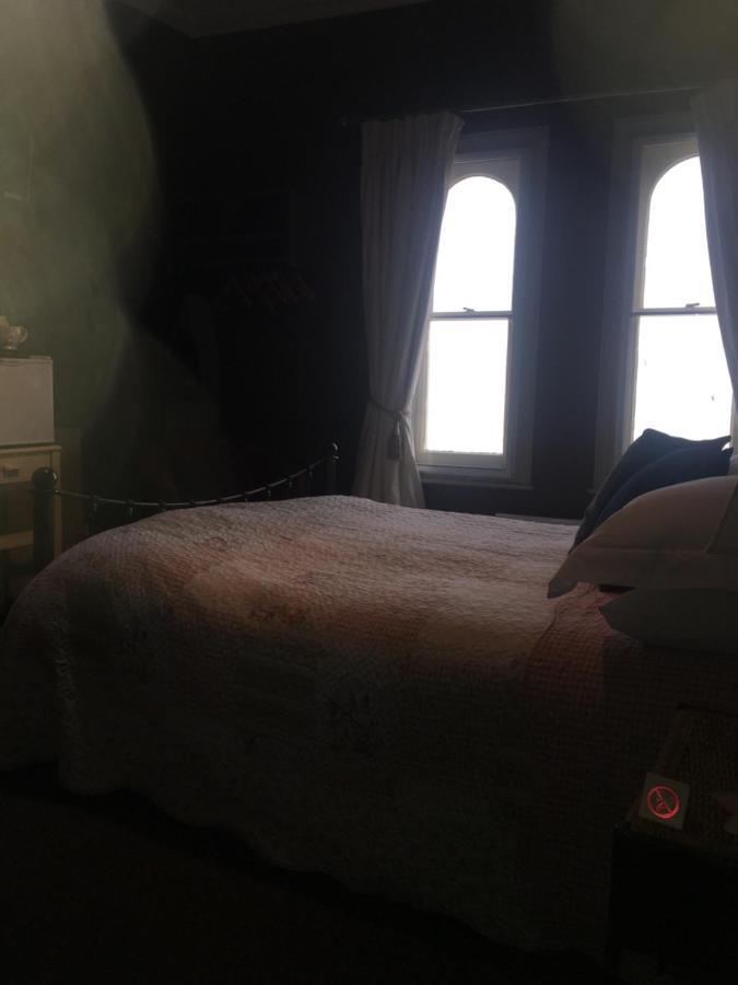 ウォルトン・オン・ザ・ネーズ Regency House Bed & Breakfast エクステリア 写真
