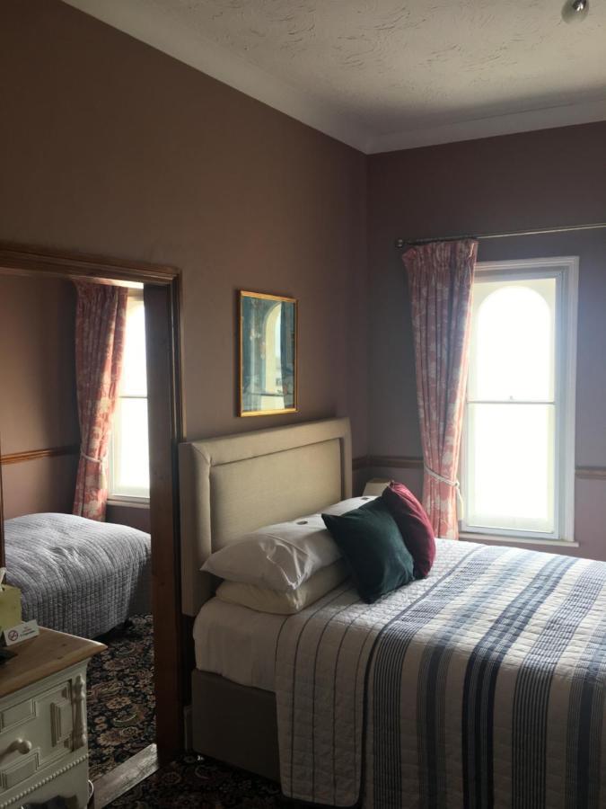 ウォルトン・オン・ザ・ネーズ Regency House Bed & Breakfast エクステリア 写真